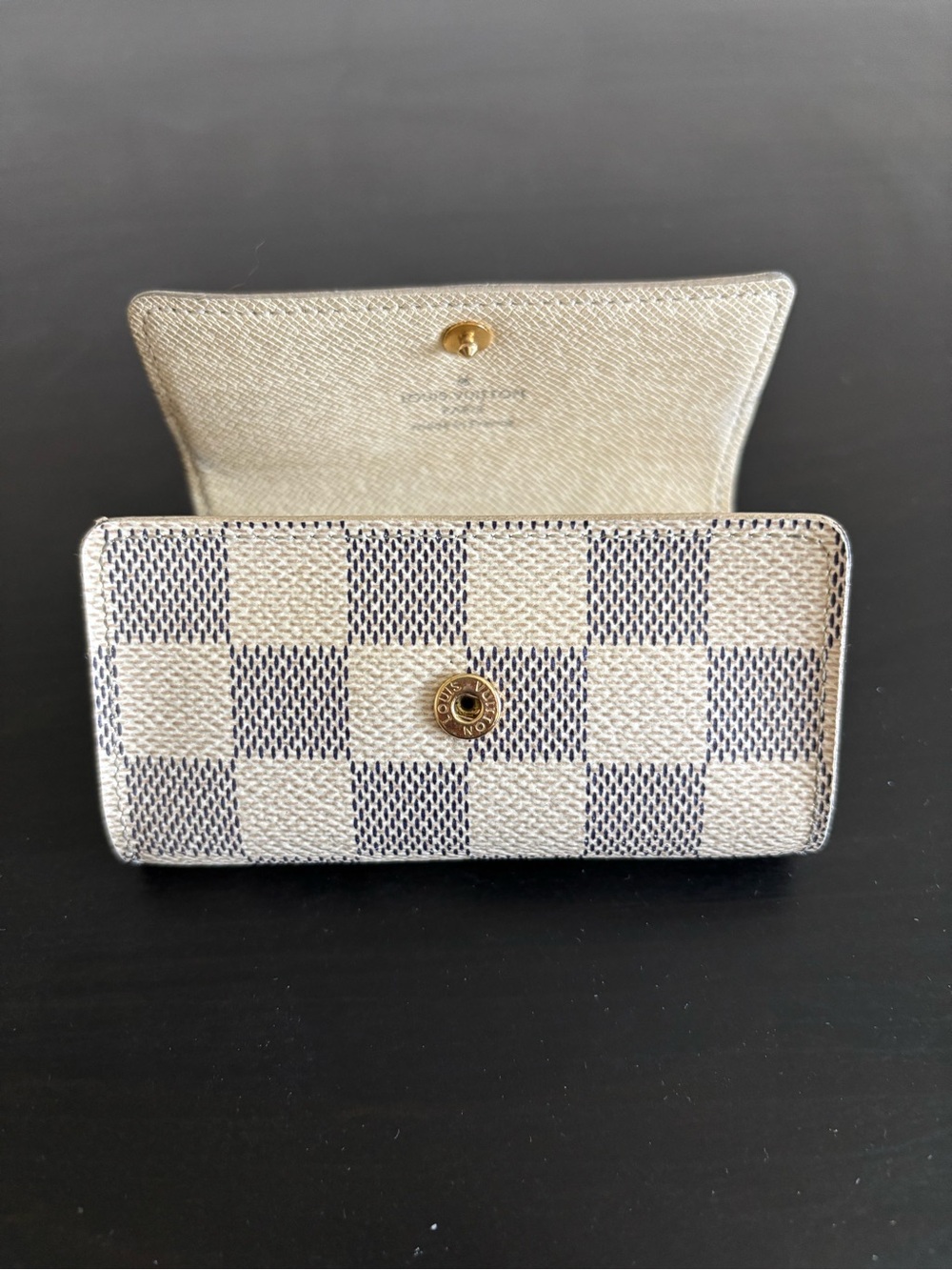 ✨Preloved✨ Louis Vuitton Damier Azur 6 Key Holder - Picture 9 of 13